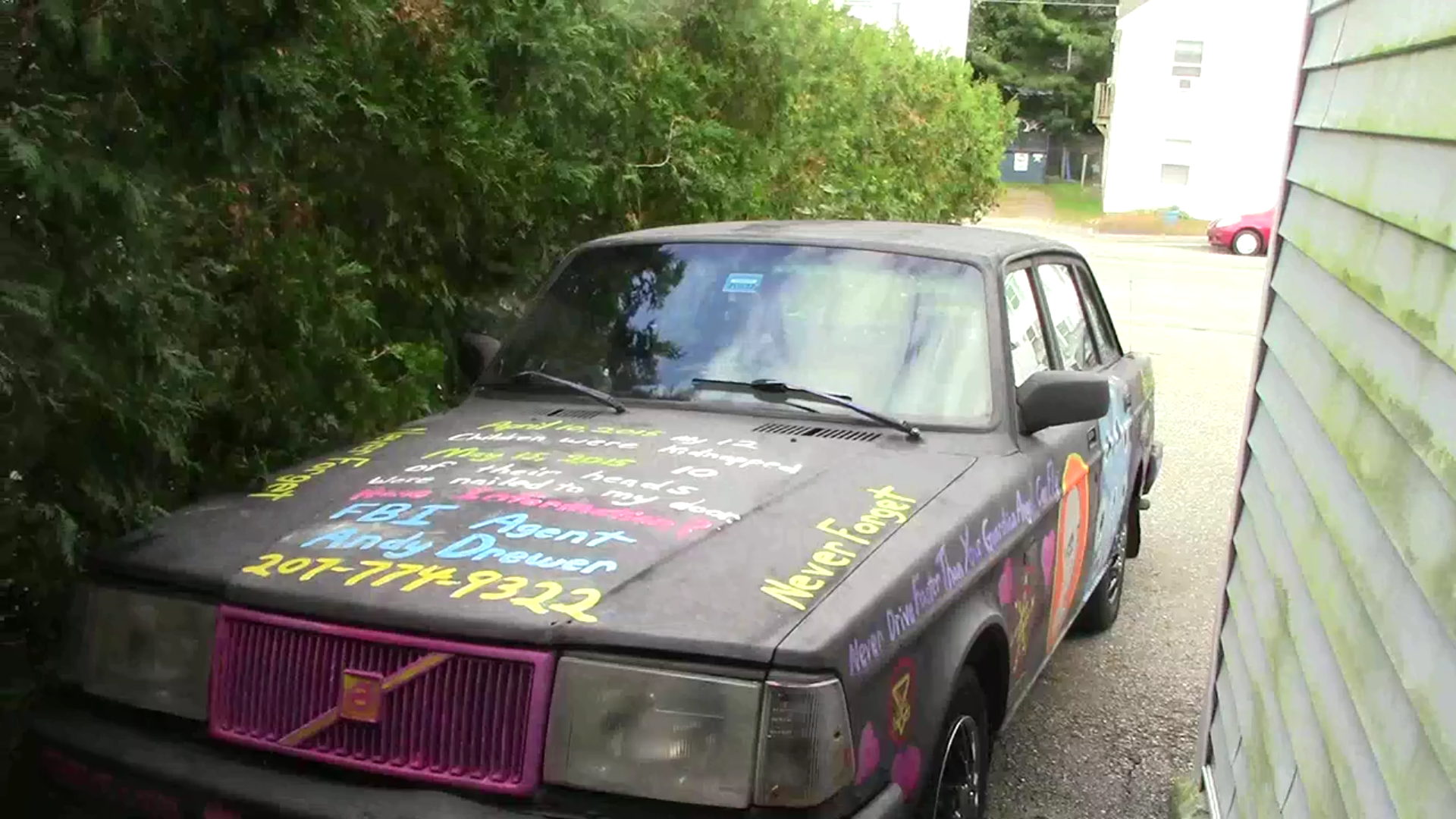 volvo-art-car-eelkat-Dazzling-Razzbury-3-never-forget-april-10-2015-fbi5.png volvo-art-car-eelkat-Dazzling-Razzbury-3-never-forget-april-10-2015-fbi5.png